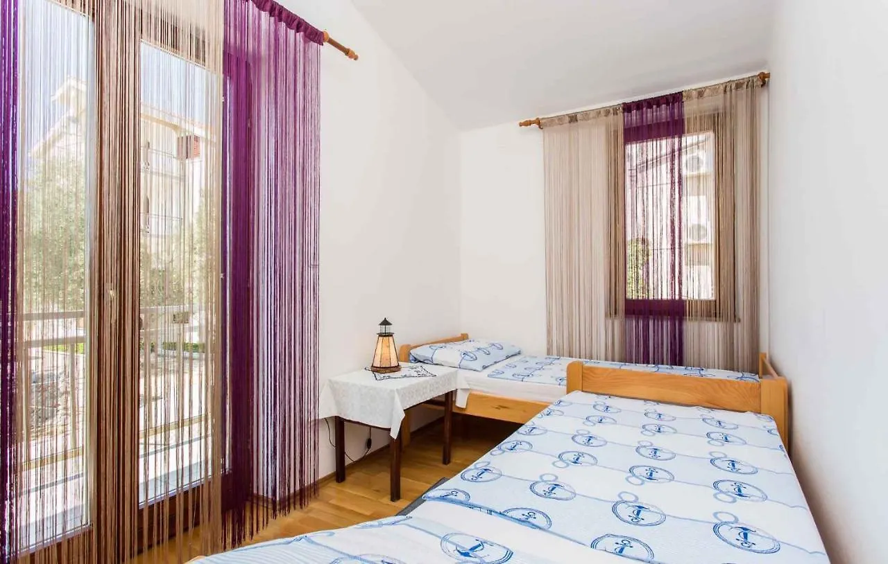 Apartment In Silo/Insel Krk 13498 0*, שילו