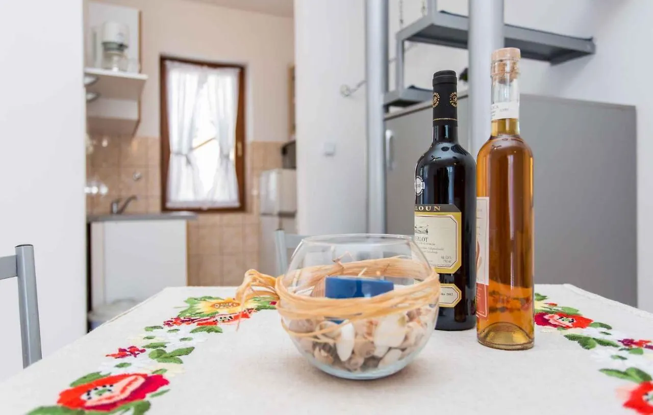 Apartment In Silo/Insel Krk 13498